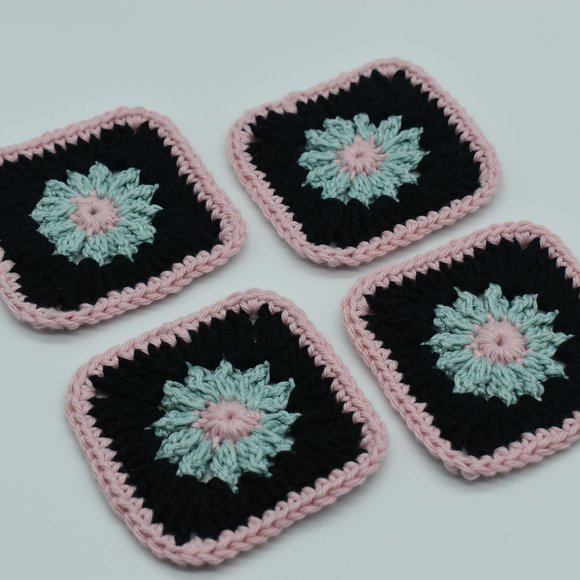 Handcrafted crocheted Daisy Flower Square Coasters set of four - Picture 2 of 6